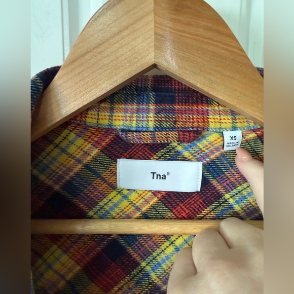 TNA (Aritzia) Plaid Flannel Shirt XS (Oversized) 🍁 - Picture 2 of 4